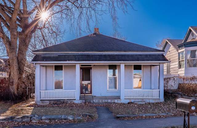 Home Walking distance to town! photos photos