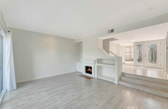 39 Lakeshore Gallery 2