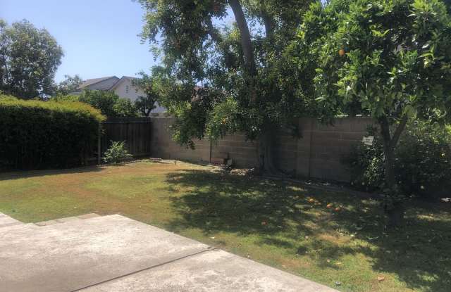 22741 La Vina Drive Gallery 3