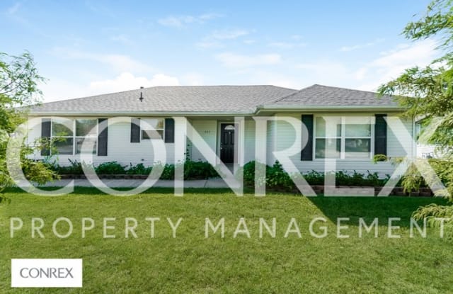 203 East Broadway Street - 203 East Broadway Street, Grain Valley, MO 64029
