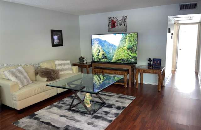 1904 Bermuda Cir photos photos