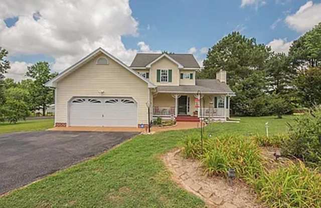 Spacious 3 Bedroom 2.5 Bath Home with Fenced Rear Yard! - 8920 Firethorn Lane, New Kent County, VA 23141