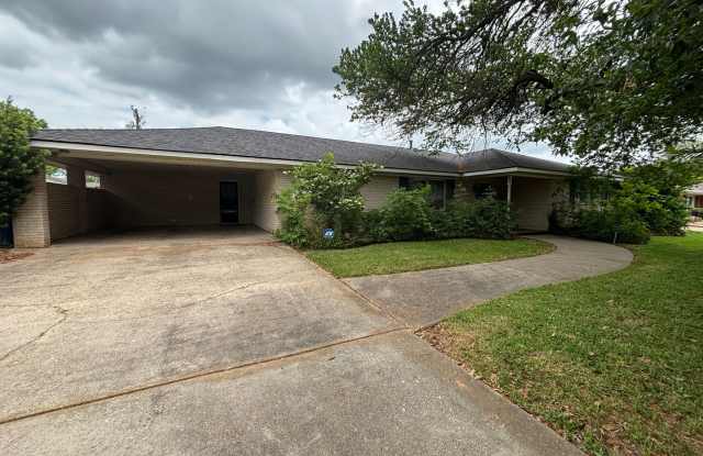 Beautiful 3 Bedroom Broadmoor Home photos photos