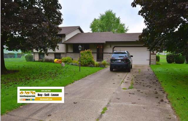 Tri-level home in Arlington Heights - 18035 Chipstead Drive, St. Joseph County, IN 46637