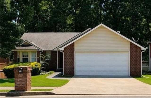 202 Oakwood Circle photos photos