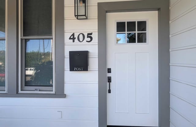 405 North Cloverdale Boulevard Gallery 3