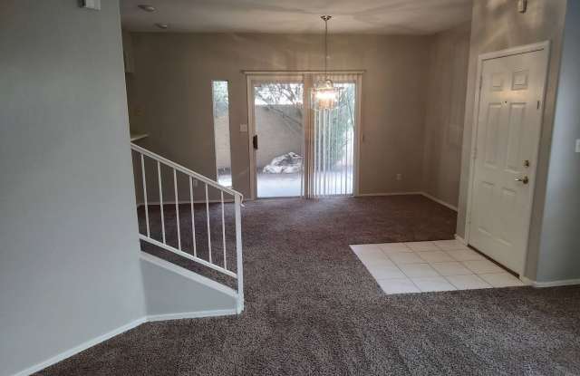 2 Bedroom - 2 Bath - 1 Car Garage - Phoenix Gallery 3
