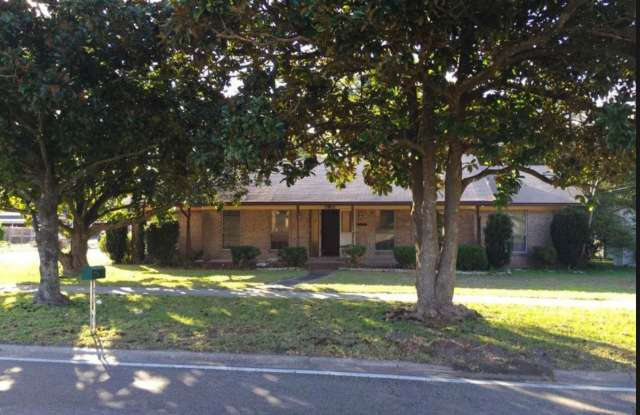 Charming 4-bedroom, 2-bath home in Colonial Park photos photos