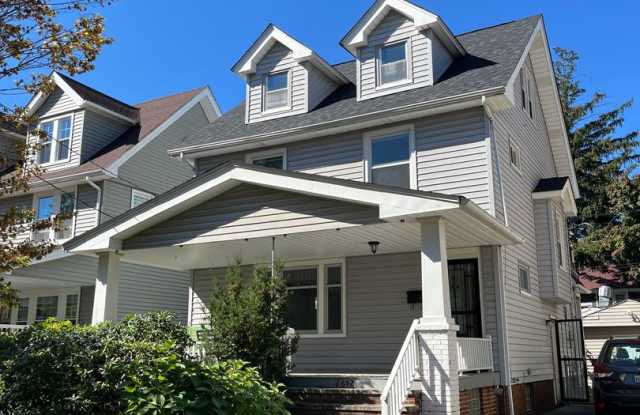 Charming 3-Bedroom Home in the Heart of Cleveland photos photos