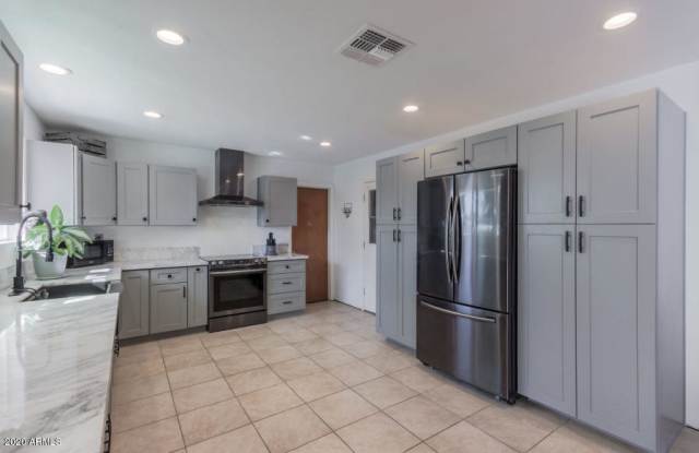 3043 W TUCKEY Lane Gallery 3