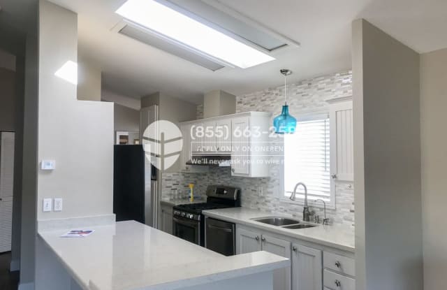 10 Saratoga - 10 Saratoga, Newport Beach, CA 92660