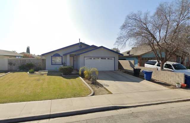 Enchanting Delano property just minutes from the heart of Downtown - 108 Liberty Lane, Delano, CA 93215