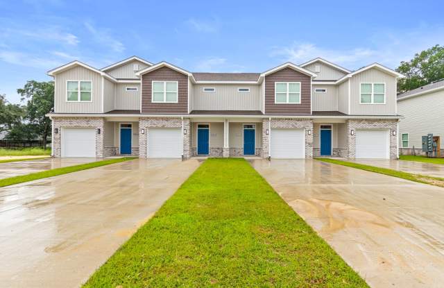 404 Walters Circle Unit 2 - 404 Walters Circle, Wright, FL 32547 404 Walters Circle Unit 2 - 404 Walters Circle, Wright, FL 32547