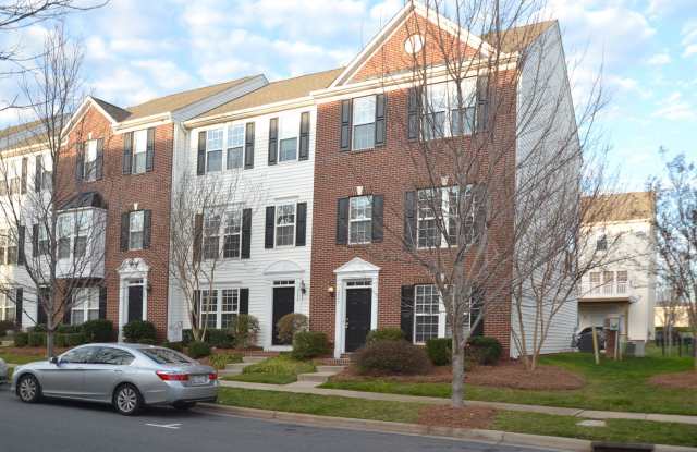 Ballantyne Townhome 3 bed, 3 full baths, 1 1/2 bath Kingsley - 15777 Castle Watch Avenue, Charlotte, NC 28277