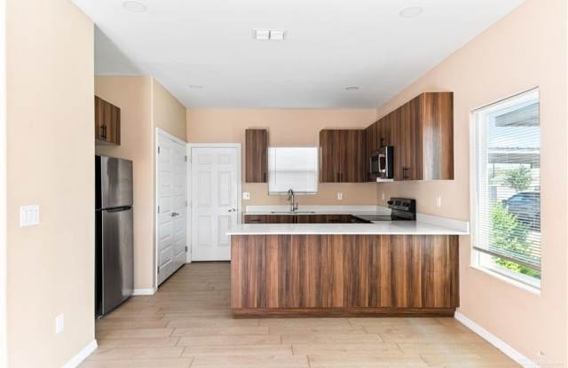 2919 W Driftwood Street Gallery 3