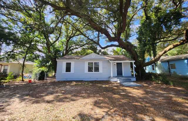 105 Ruberia Ave Pensacola, 32507 | MOVE-IN SPECIAL: HALF OFF YOUR FIRST FULL MONTH’S RENT Gallery 1
