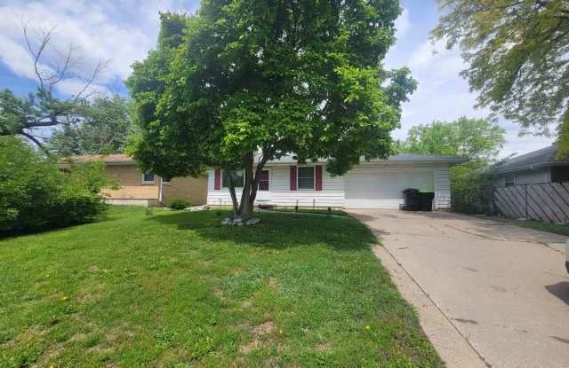 3 +bedrooms /2 bath + Attached 2-car Garage Home -Available Now in Peoria! photos photos