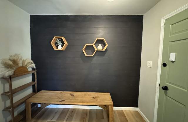 108 Ronny Court Gallery 2