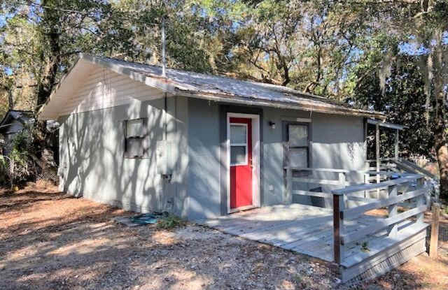 Niceville Waterfront Efficiency with Private Deck! Gallery 1
