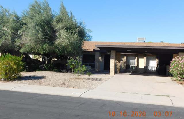 5228 W VOGEL Avenue Gallery 1