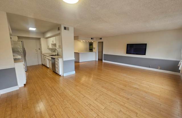 Large 2 bedroom, Prime Glendale location!! Gallery 4