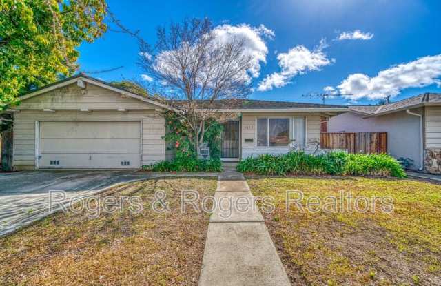 4690 Williams Road photos photos