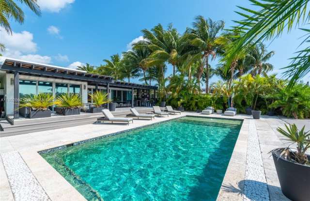 970 S Shore Dr - 970 South Shore Drive, Miami Beach, FL 33141