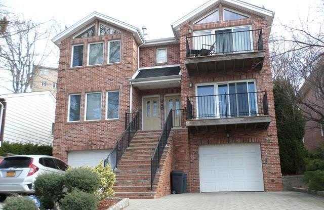 440 Oak Street 1 photos photos