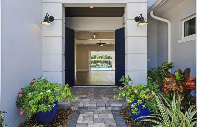 1620 PALM Avenue Gallery 4