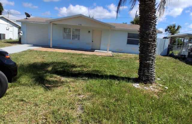 3 Bedroom 2 bath on a dead end street photos photos