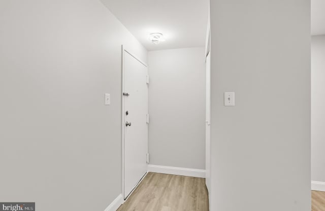 1664 PARKCREST Circle unit: 201 - 1664 Parkcrest Circle, Reston, VA 20190