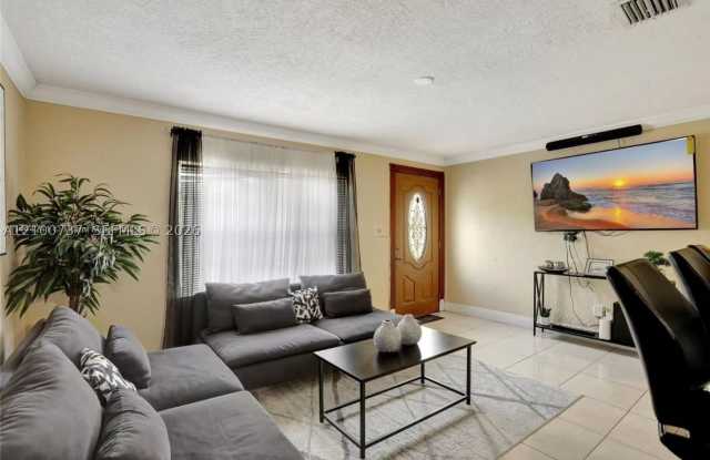 1825 Fern Rd Gallery 2
