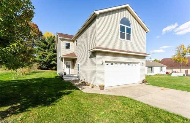 68 Roche Way - 68 Roche Way, Boardman, OH 44512