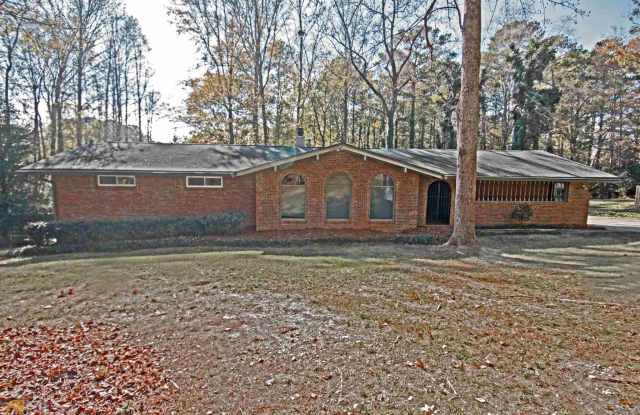 305 Pinemount Drive - 305 Pinemount Drive, Peachtree City, GA 30269