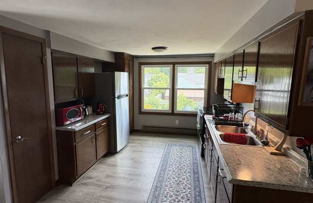 161 Plummer Avenue - 1/2 Gallery 4