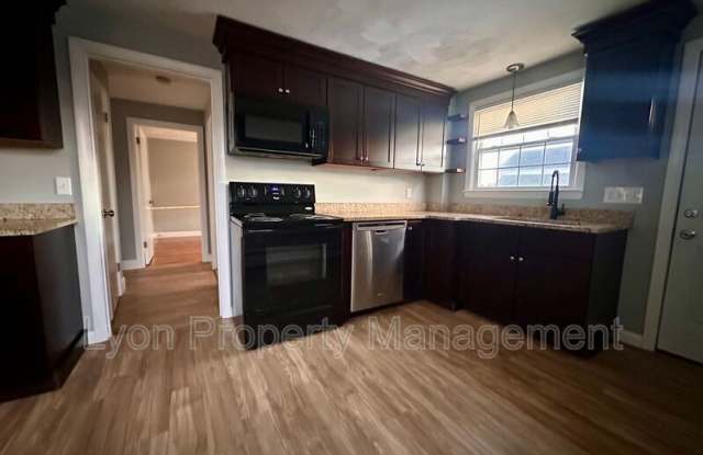 88-90 Waldron Ave photos photos