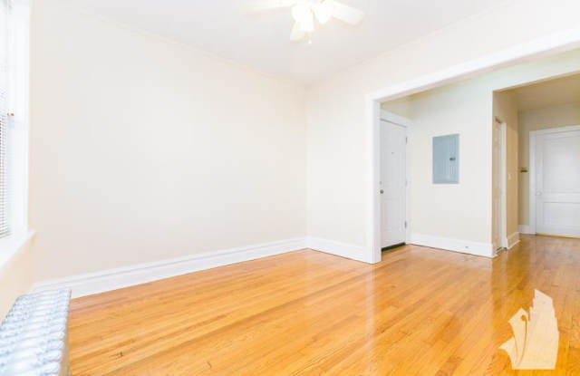 1609 W Berteau Ave Gallery 4