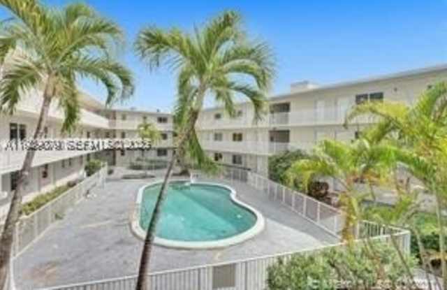 1895 Venice Park Dr Gallery 1