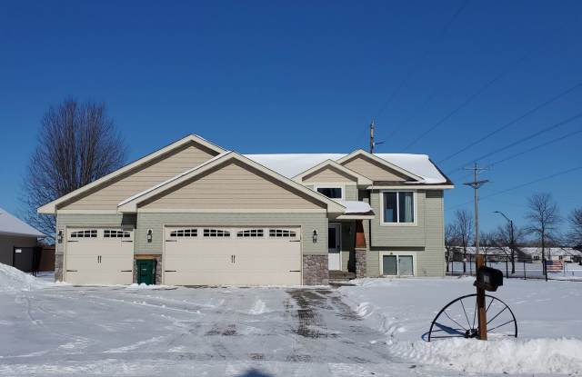 4 Bedroom 2 Bathroom house in New Richmond photos photos