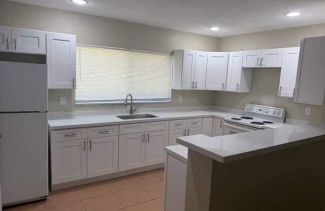 1200 NW 7TH Terrace, Fort Lauderdale, FL 33311 - 6014 photos photos