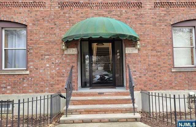 117 Forest Street Gallery 1
