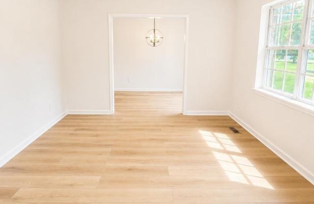 209 OAK DRIVE Gallery 2