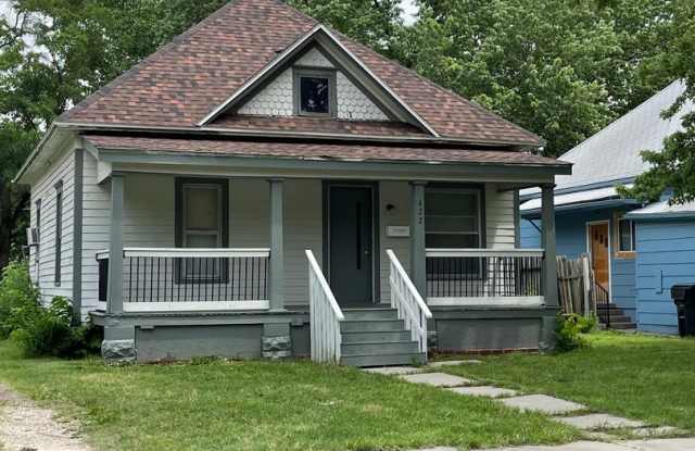 $875 - 2 bed 1 bath - Single Family Home photos photos