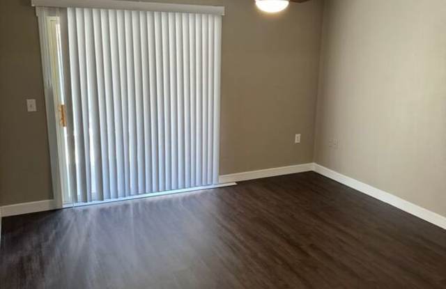 2121 Southfork Dr photos photos