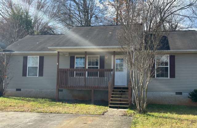 3 Bedroom 2 Bathroom Single Family Home - 1405 Clintwood Court, Jefferson City, TN 37760