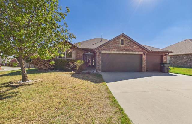 5061 NE Viking Lane, Lawton, OK Gallery 1