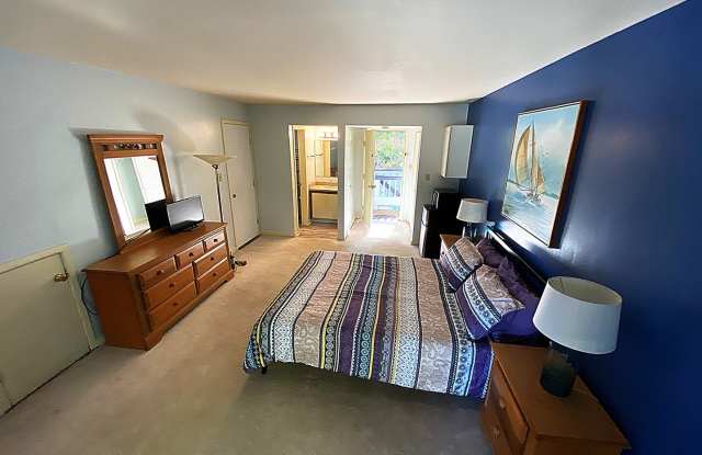 1BD/1BA Condo Marina Nearby in Waterfront Community of Fairfield Harbour + Utilities Included!! Gallery 4