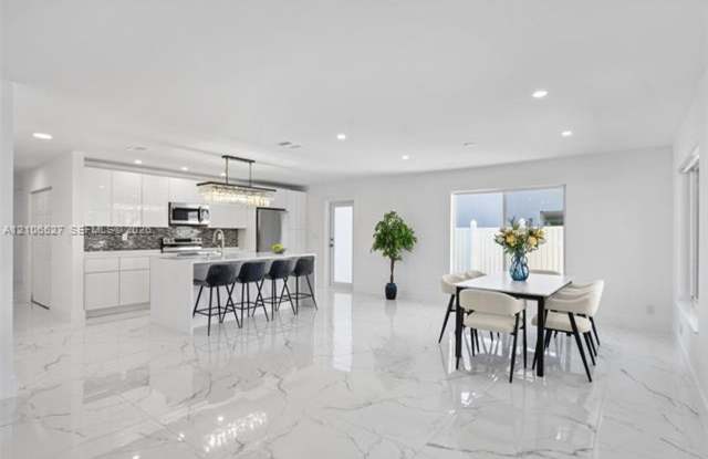 253 SW 4th St # 253, Dania Beach, FL 33004 Gallery 4