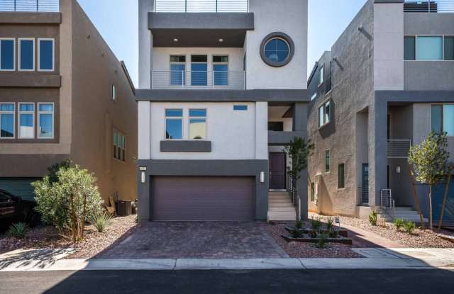 Stunning 4 Bedroom house with a ROOFTOP DECK! photos photos