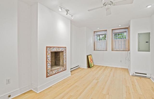 Adams Morgan Basement Studio | Original Character | Excellent Light photos photos